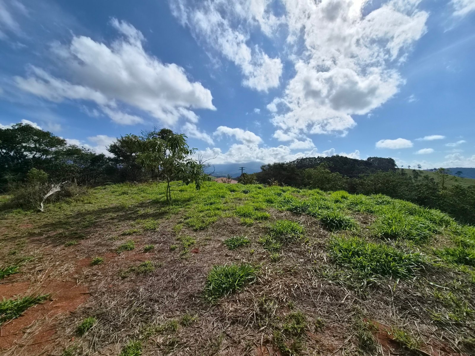 Lote à Venda em Santo Antônio do Pinhal com 1.912m² e Vista para a Pedra do Baú